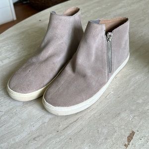 Crown Vintage Suede Zia